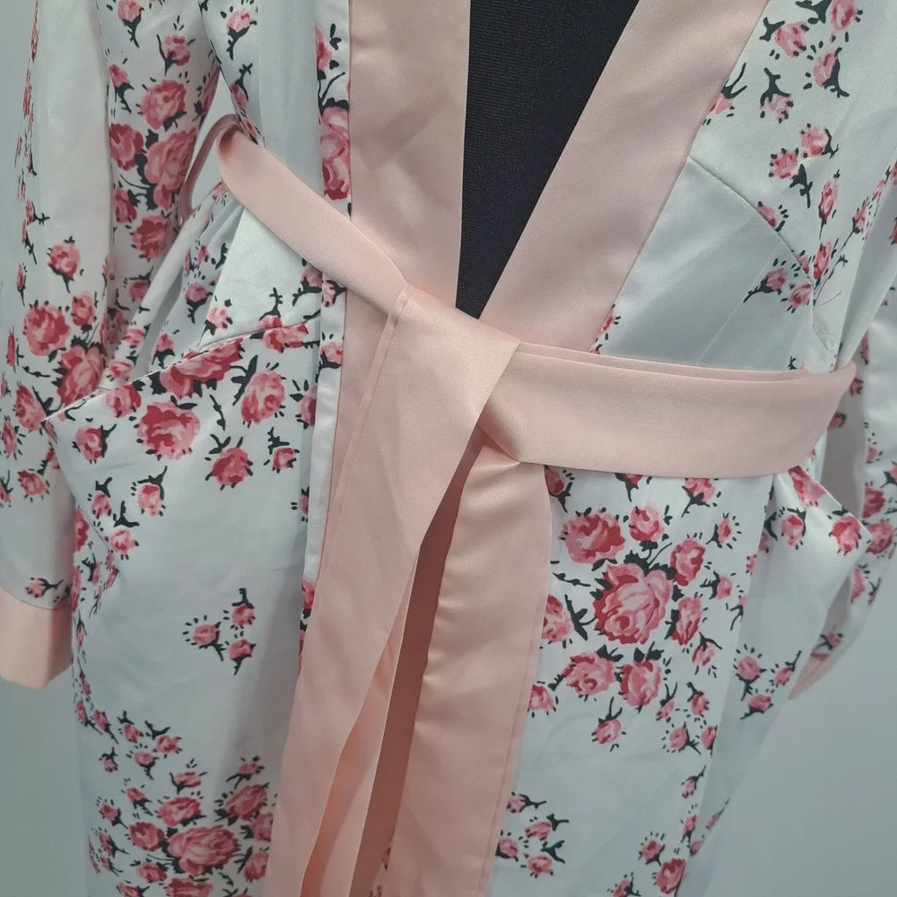 Morgan Lane x FabFitFun Floral Satin Robe White Pink Loungewear Coquette Boho